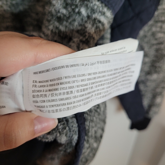 Abercrombie and Fitch Gray/Black Asymmetrical Pullover - Picture 11 of 12